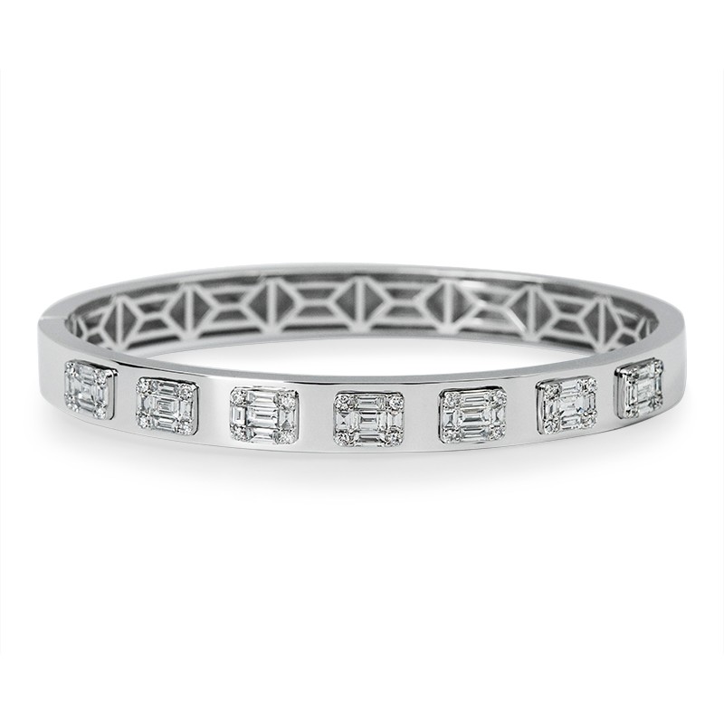 18k White Gold 7 Station Baguette Bangle