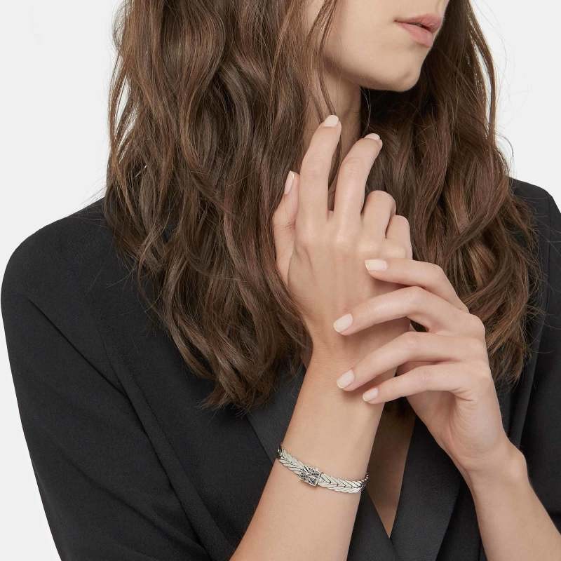 Sterling Silver Modern Chain Bracelet with Black Spinel